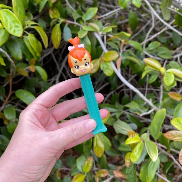 VINTAGE 90s 🍭 PEBBLES PEZ DISPENSER . 1992 FLINTSTONES MEMORABILIA . RETRO CANDY - Picture 7 of 16